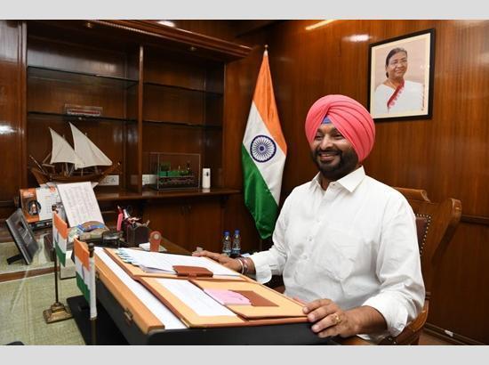 Ravneet Bittu hails New Ferozepur–Delhi Vande Bharat Express as ‘An Immense Gift for Punjab’ Photo Source: Babushahi Bureau [ FULL VIEW ]