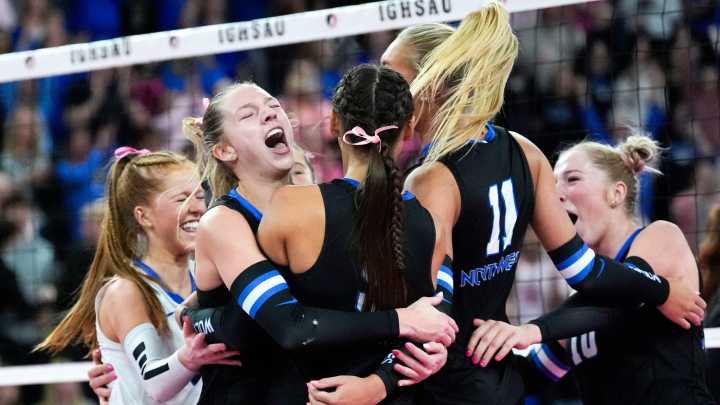 Waukee Northwest tops Ankeny Centennial, wins state volleyball title
