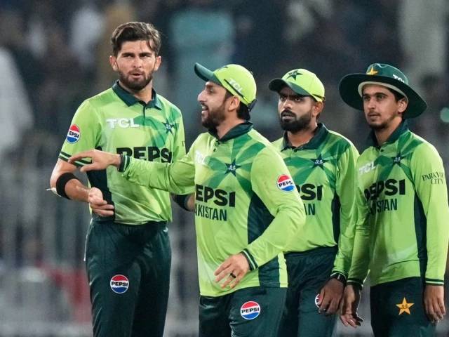 Pakistan name squads for Sri Lanka ODIs, tri series
