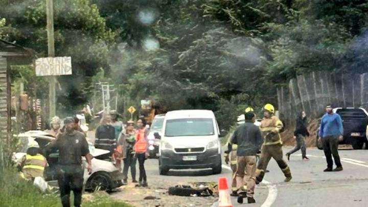 Colisión entre dos vehículos y un camión deja tres fallecidos y un herido grave en Concepción
