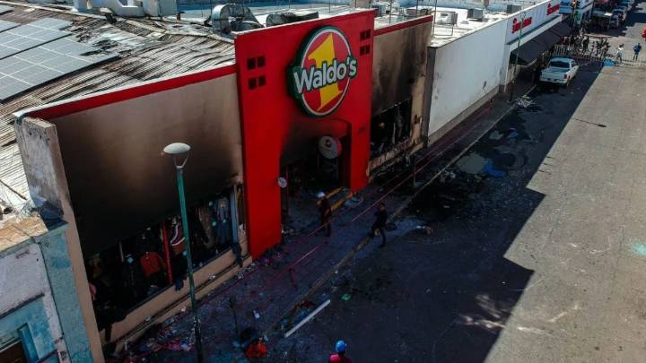 Incendio en Waldos: tienda afirma que cubrirá los gastos funerarios de las 23 víctimas