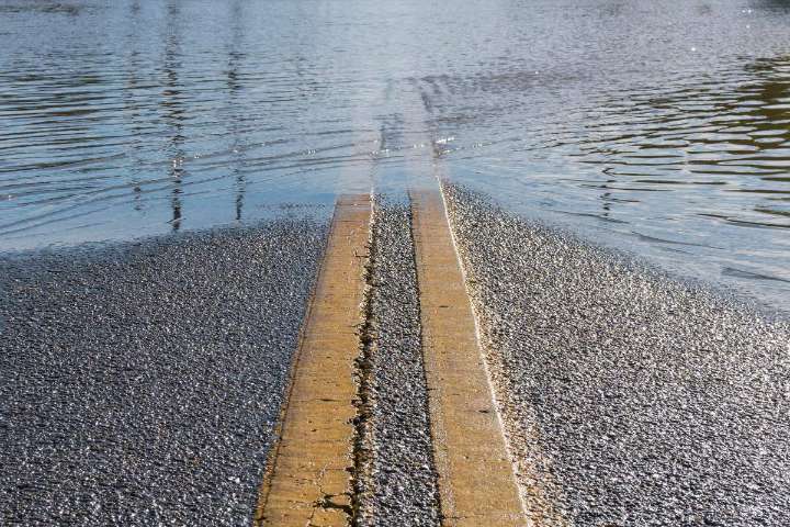 Prevén inundaciones urbanas por lluvias esta tarde en el oeste