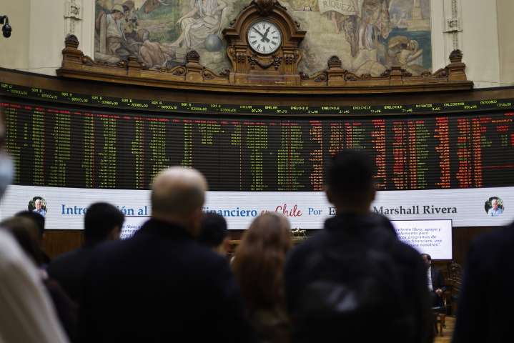 Tras record histórico post elecciones: IPSA cae más de 1% en medio de marcada incertidumbre de mercados