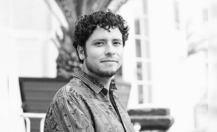 Paolo Tizón: "Me parece un fenómeno cultural que 'Vino la noche' y 'Chavín Huantar' coincidan en la cartelera"