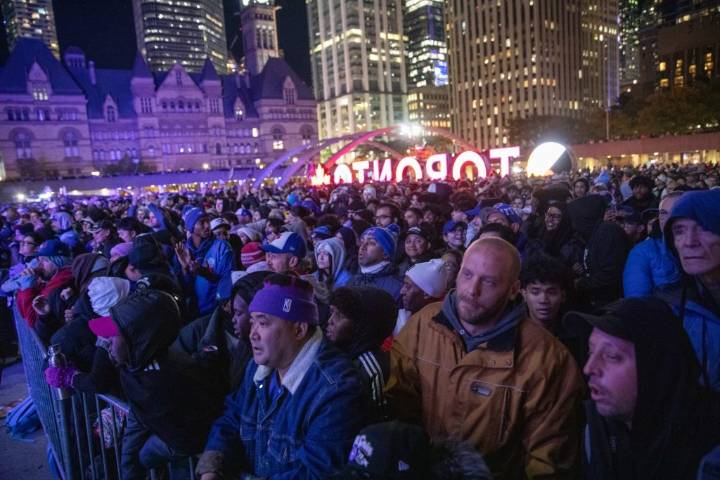 Metrolinx, City of Toronto slammed for not extending transit service after World Series finale