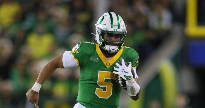 Top 5 spots in College Football Rankings stay steady; Oregon, Miami get slight bumps after big wins