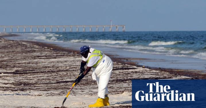 White House announces new oil and gas drilling off California and Florida