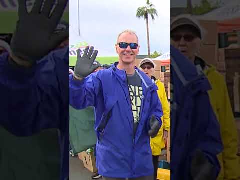 United Food Bank holds Thanksgiving food giveaway in Mesa Wednesday