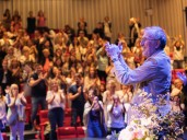 Joan Garriga, psicólogo: “Nadie podría afirmar que no vivió ninguna herida en su historia con sus padres”