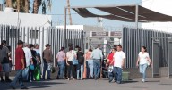 Una hora de fila en las garitas para cruzar a Calexico