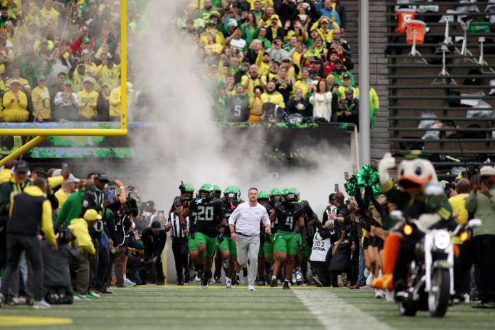 Oregon debuts lower in College Football Playoff rankings than AP, coaches polls