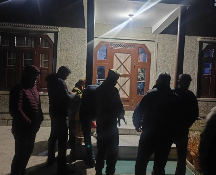 CIK raids 16 sites across Kashmir, detains 25