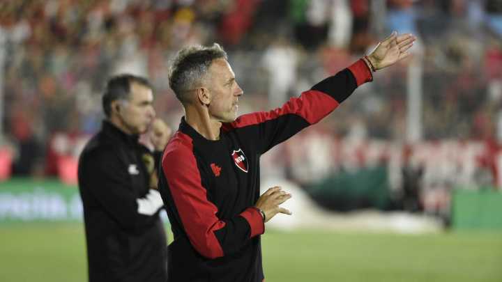 Bernardi está a disposición de Newell's y ninguna agrupación política lo descartó