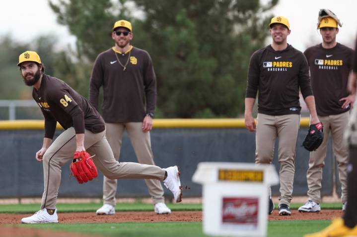 Dylan Cease, Michael King reject qualifying offers; Padres in line for two extra draft picks