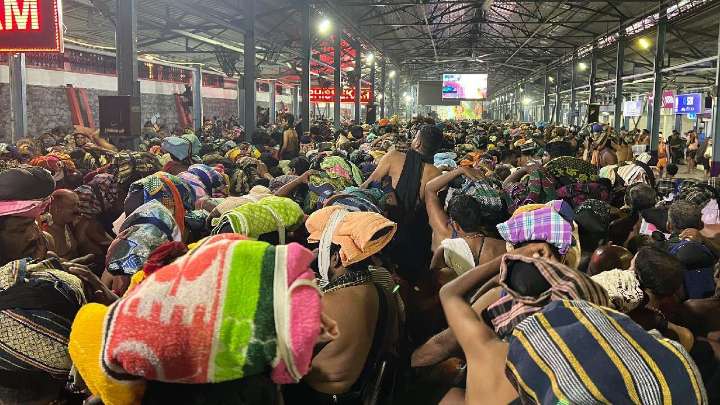Sabarimala sees massive rush on 1st day of Karthigai: 1.5 lakh pilgrims wait 6 hours for darshan