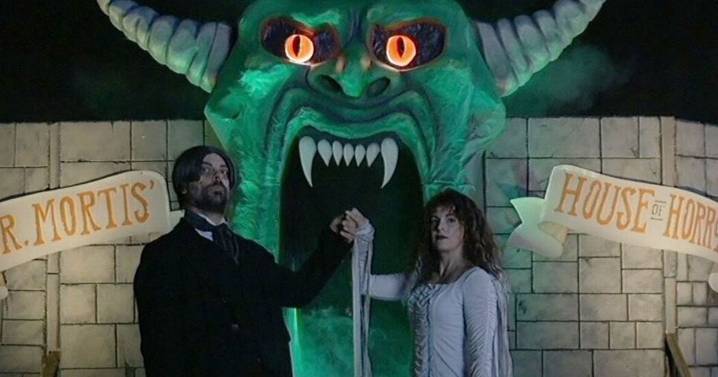 MOVIE REVIEW: We find out if horror anthology V/H/S/Halloween is a trick or a treat