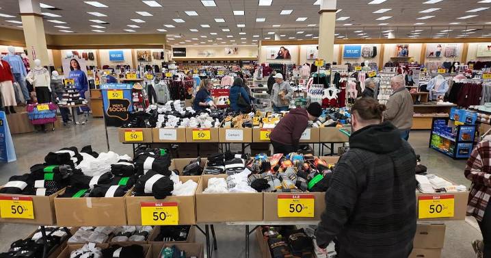 Anchorage shoppers hit the aisles for Black Friday bargains