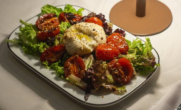 La cantina de Buenos Aires que ofrece platos con horno a leña y se volvió furor: dónde que