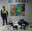 Robo en la vía pública: Recuperan objetos robados de la caja de una camioneta estacionada