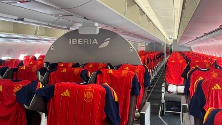 ¡Sorpresón de Iberia!: regala la nueva camiseta de España para el Mundial a los viajeros de un vuelo a México