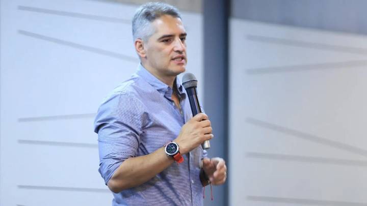 Gobernador de Antioquia critica al Gobierno por no aportar recursos para el túnel del Toyo y alerta avance de las disidencias