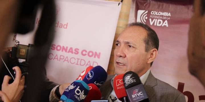 Esto es lo que, según el ministro de Trabajo y la OIT, debería ganar una familia colombiana para vivir dignamente