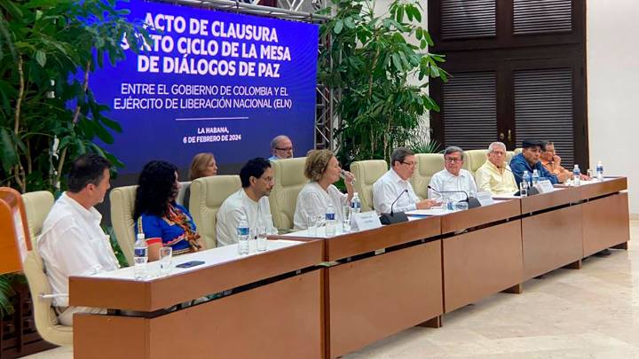 Gobierno y Eln firman primer punto de la Agenda de diálogos