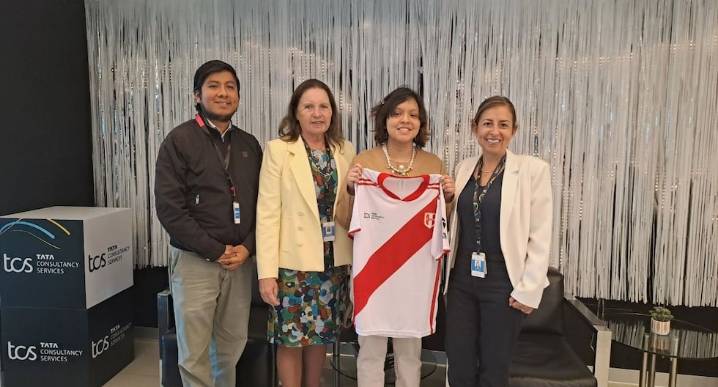 ¡Arriba Perú! Estudiante peruana busca ser la mejor programadora de Latinoamérica