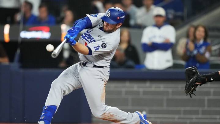 Dodgers exercise contract options of Muncy and Vesia; former All