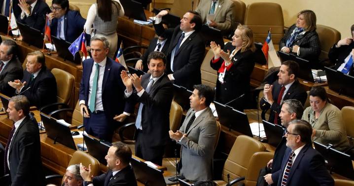 Parlamentarios de oposición rechazan que se incluya norma de estabilidad laboral para funcionarios en ley de reajuste