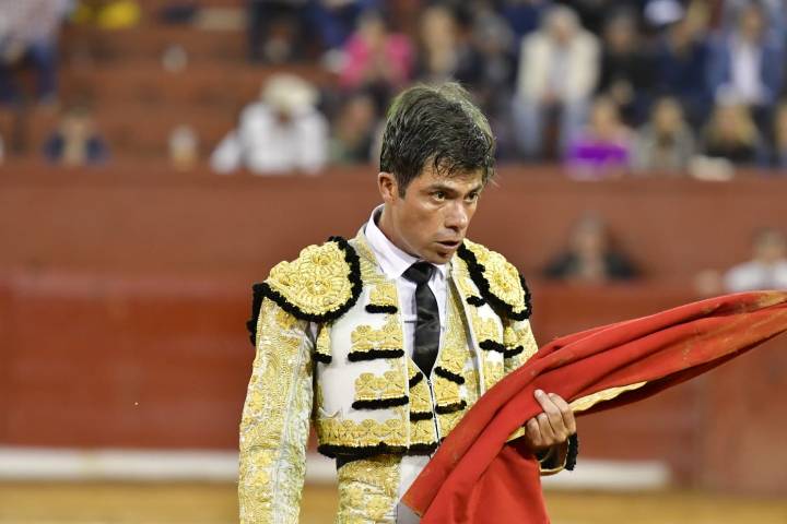 Triunfal festejo de 20 años de alternativa de Fermín Rivera, con 4 orejas
