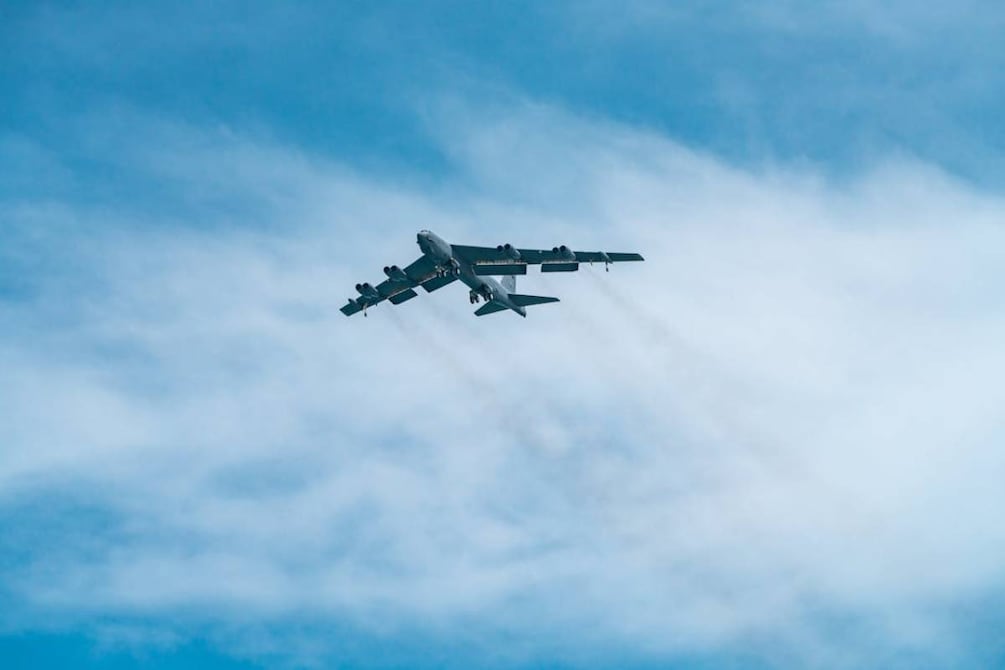 Estados Unidos prueba misil de crucero nuclear furtivo de 20 pies de largo a bordo de un bombardero B