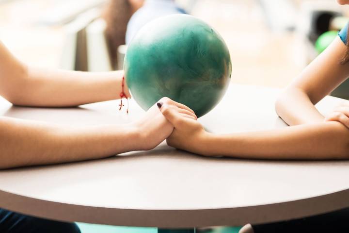 Pre-Teen Has His First Kiss on a Date, His Mom Can't Contain Her Laughter