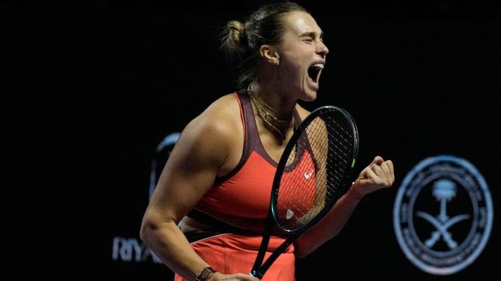 Sabalenka overcomes Anisimova and lines up Rybakina in title match at WTA Finals