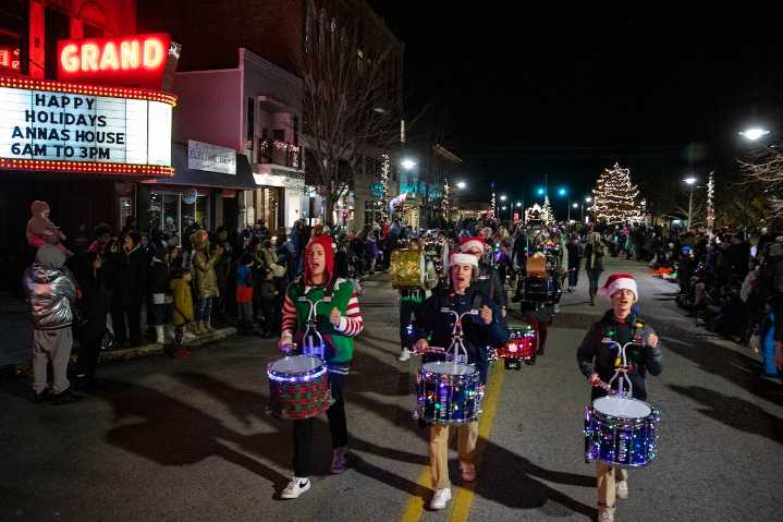 Follow 80 sparkling Jingle Bell floats downtown Grand Haven to tree lightning, caroling