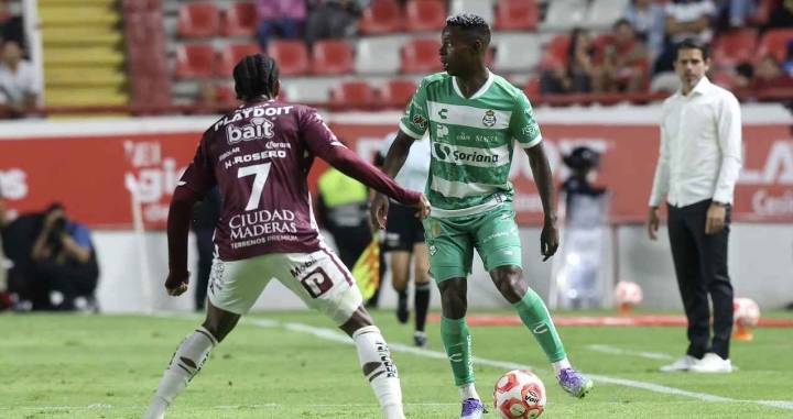 Necaxa golea al Club Santos en el inicio de la jornada 16 del Apertura 2025