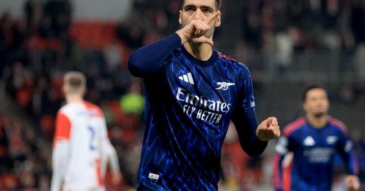 Arsenal mantiene paso perfecto y golea al Slavia Praga en Champions
