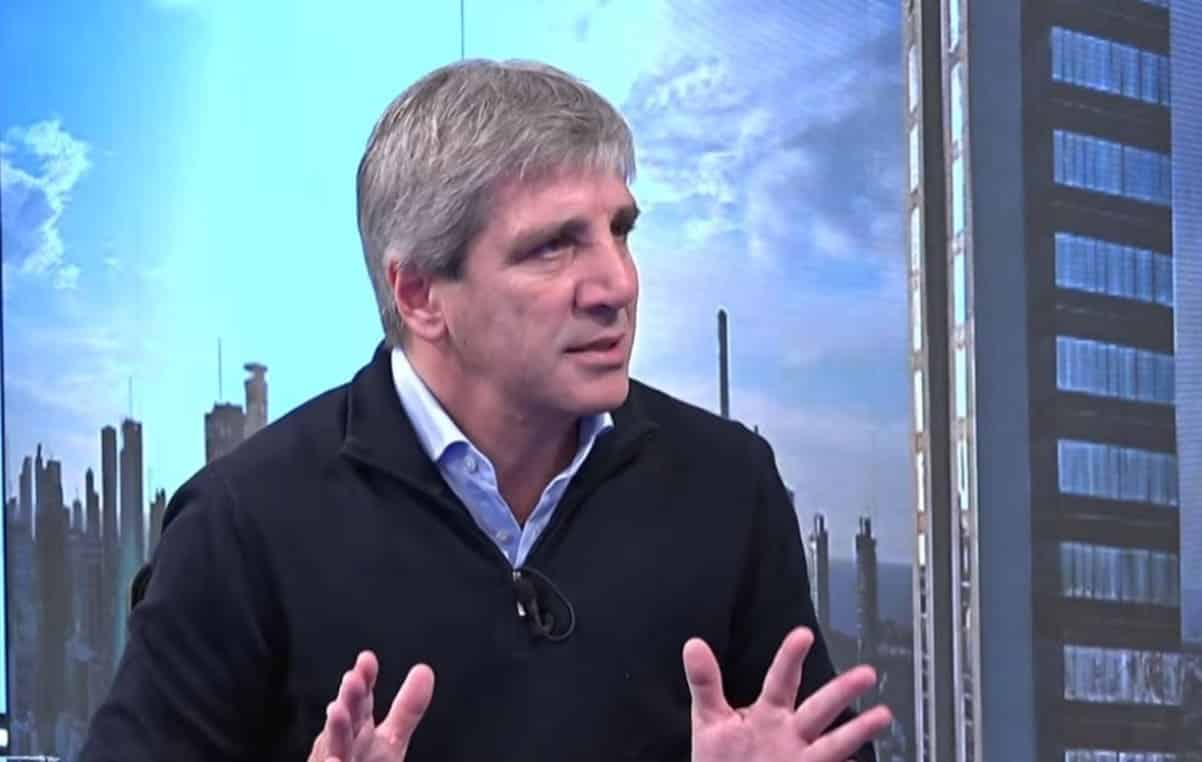 Luis Caputo se reunirá con la UIA en una semana clave para la economía argentina
