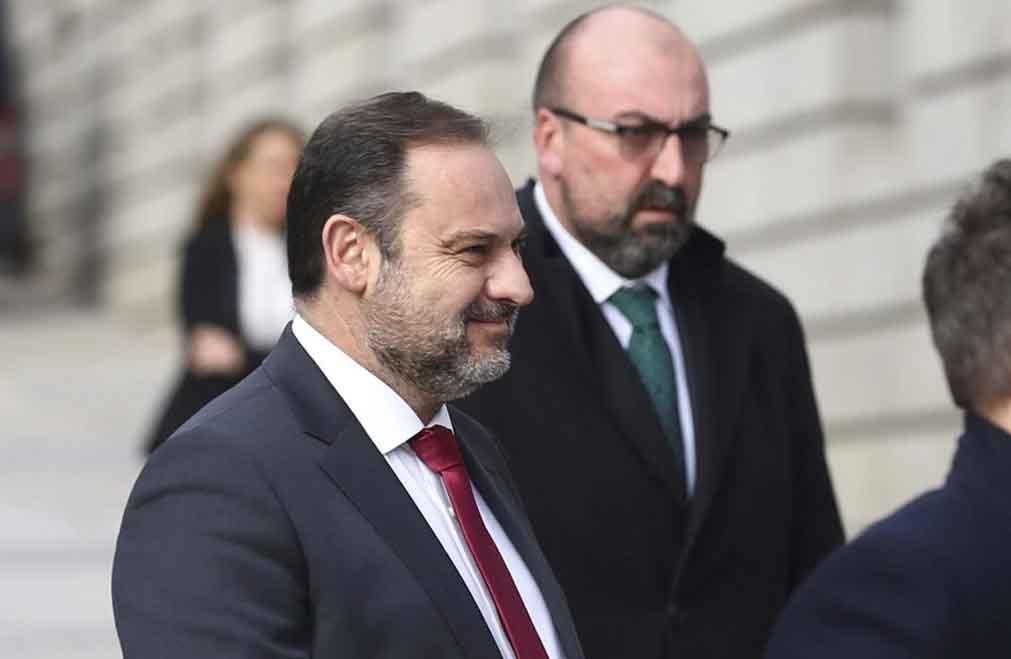 A prisión un ex ministro y su ayudante en España
