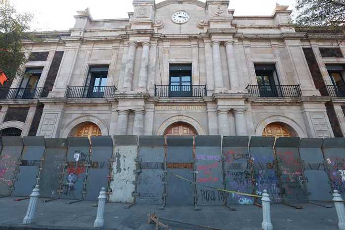Refuerzan seguridad por marcha feminista en el Centro de Toluca