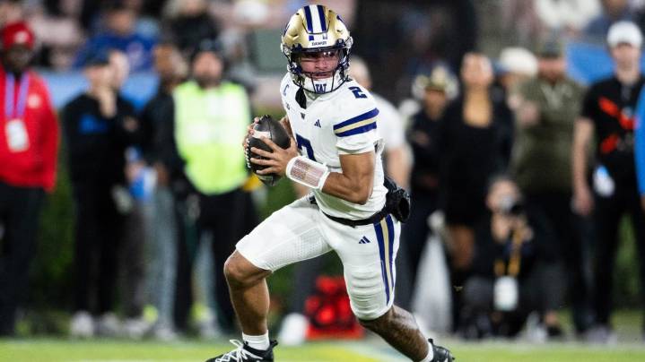 Washington routs UCLA 48-14 behind 4 TDs by Demond Williams Jr.