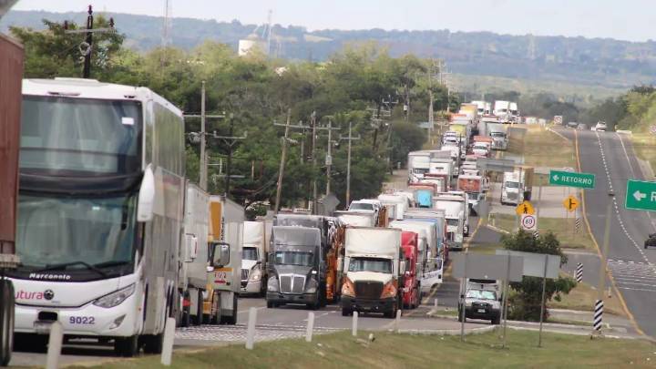 “Chihuahua y Michoacán, los peores bloqueos”: traileros de Tamaulipas regresan tras días sin agua ni comida