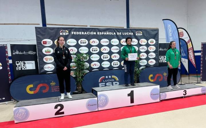 Oro en España por segunda vez consecutiva para luchadora deltana