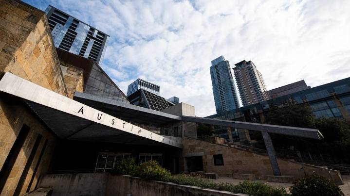 Austin leaders approve new city budget