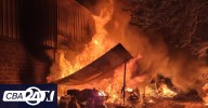 Córdoba: un incendio destruyó un tinglado y un vehículo en barrio Villa Corina