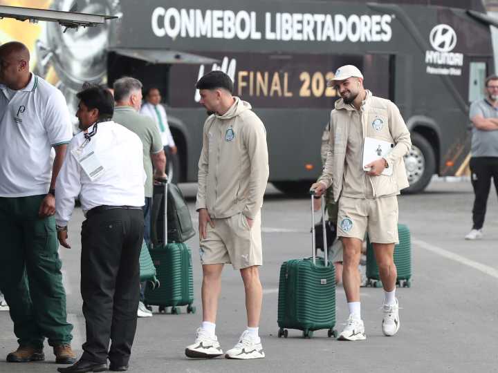 Tras el desborde y el caos en Río de Janeiro, Flamengo y Palmeiras ya están en Lima para jugar la final de la Copa Libertadores