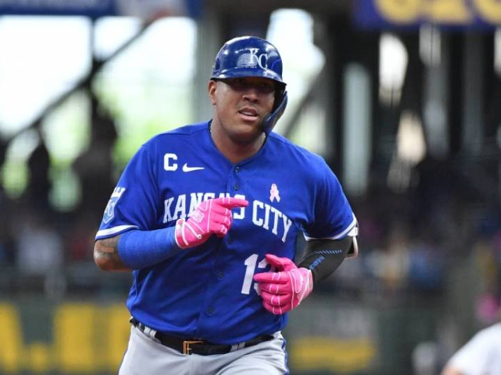 Salvador Pérez seguirá con los Reales de Kansas City