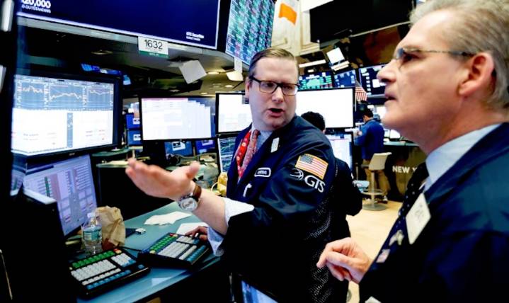 Wall Street cerró en rojo por un retroceso de gigantes tecnológicos