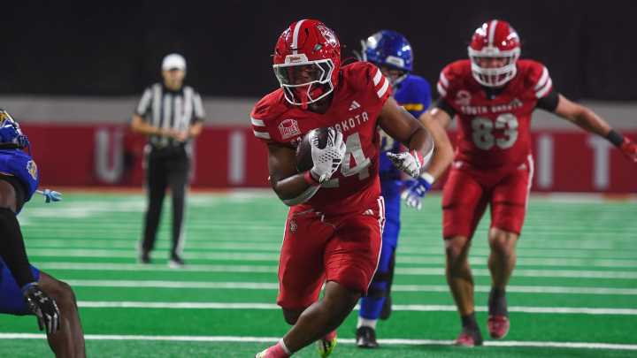 South Dakota football tops Drake in FCS playoffs first round