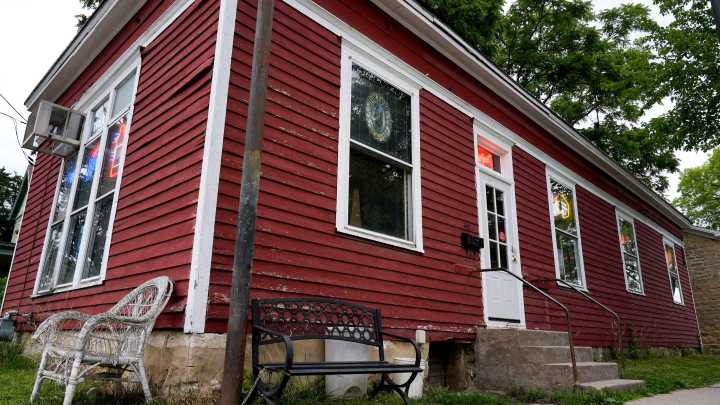 Which Iowa City dive bar made USA TODAY's list of America's best?